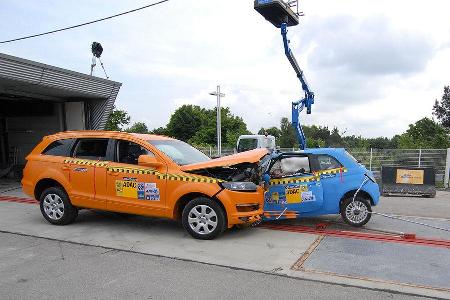 Die Stabilität der Fahrgastzelle des Fiats wird durch die Massenunterschiede der Wagen zunichte gemacht.