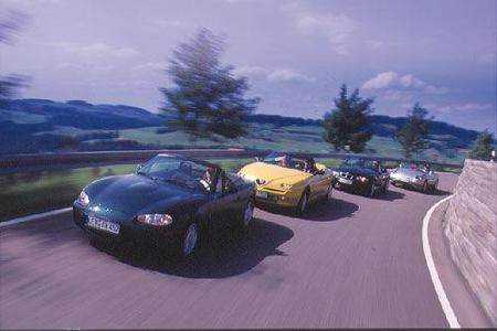 Mazda MX-5 1.9, Alfa Spider 1.8, BMW Z3 1.9, Fiat Barchetta 1.8 16 V Mazda MX-5 1.9, Alfa Spider 1.8, BMW Z3 1.9, Fiat Barchetta 1.8 16 V