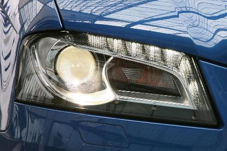 Scheinwerfer mit Tagfahrlicht sind jetzt Serie.