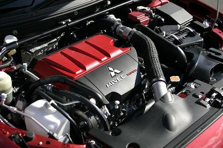 Zweiliter-Alu-Motor.