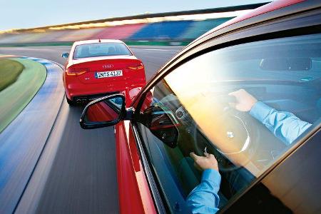 Audi S4 3.0 TFSI, BMW 335i Sport Line, Kurvenfahrt Audi S4 3.0 TFSI, BMW 335i Sport Line, Kurvenfahrt
