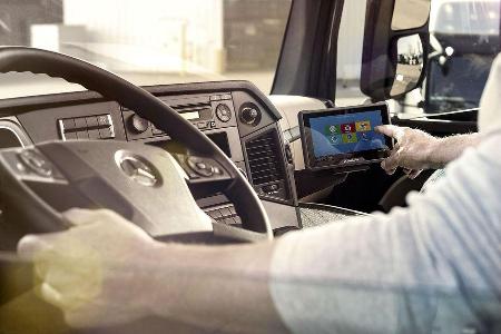 Mercedes Lkw-Vernetzung / autonomes fahren