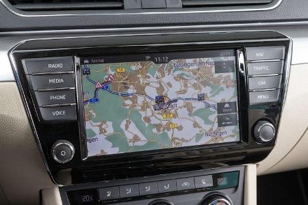 Skoda Superb 2.0 TSI, Navi