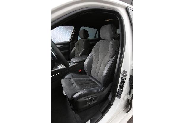 BMW X6 M50d, Sitze