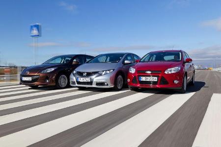 Ford Focus 2.0 TDCi, Honda Civic 2.2 i-DTEC, Mazda 3 2.2 MRZ-CD, Frontansicht