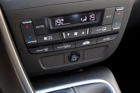 Honda Civic 2.2 i-DTEC, Mittelkonsole