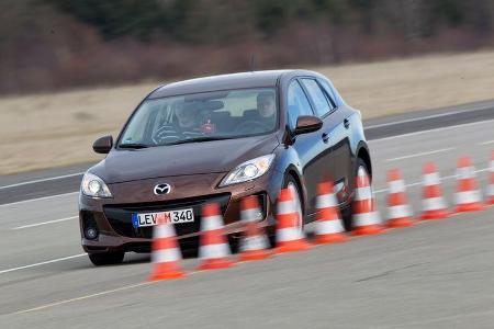 Mazda 3 2.2 MRZ-CD, Seitenansicht, Bremstest