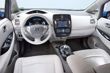 Elektroauto Nissan Leaf Cockpit