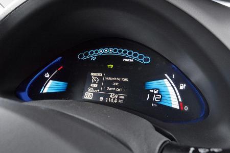 Elektroauto Nissan Leaf Cockpit