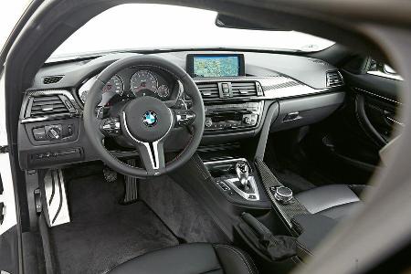 BMW M4, Cockpit