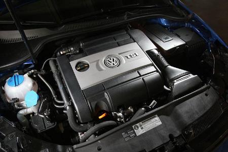 VW Golf R, Motor