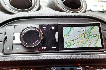 Alfa Romeo 4C, Porsche Cayman S, Infotainment