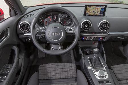 Audi A3 Sportback 1.6 TDI, Cockpit, Lenkrad
