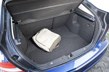 In welchen Gepäckraum mehr hineinpasst? CLC (310 Liter) und ...