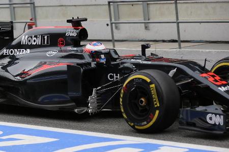 Jenson Button - McLaren - Formel 1 - Test - Barcelona - 2. Mrz 2016