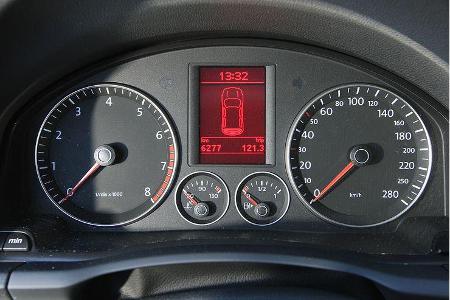 Bekannter Intrumententräger aus dem Regal von VW.