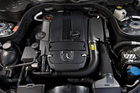 Mercedes E 200 T Avantgarde, Motor