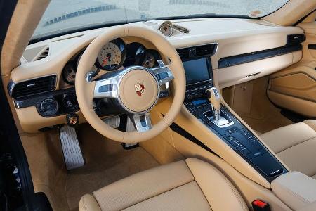 Porsche 911 Carrera 4, Cockpit