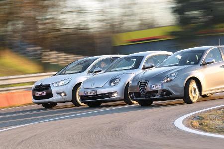Alfa Romeo Giulietta, Citron DS4, VW Beetle, Seitenansicht Alfa Romeo Giulietta, Citron DS4, VW Beetle, Seitenansicht