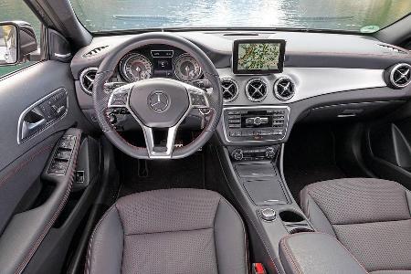 Mercedes GLA 250 4Matic, Cockpit