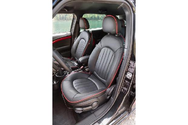 Mini Countryman JCW All4, Fahrersitz