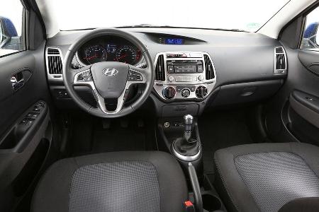 Hyundai i20 1.2, Cockpit, Lenkrad