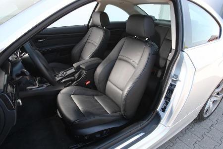 BMW 325i Coupe, Sitze