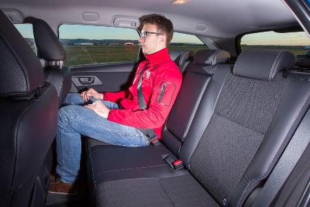 Toyota Auris Touring Sports 2.0 D-4D, Fondsitz, Beinfreiheit