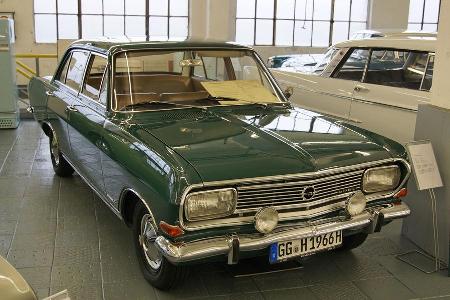 12/2015 - Opel Werkstatt, Rsselsheim, berblick - die Highlights des Museums - mokla1215