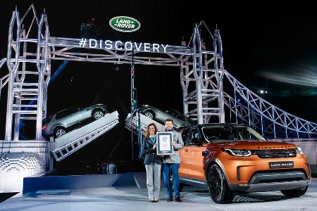 Land Rover Discovery LEGO Tower Bridge (2016)