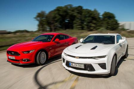 Chevrolet Camaro 6.2V8, Ford Mustang 5.0 V8, Impression Chevrolet Camaro 6.2V8, Ford Mustang 5.0 V8, Impression