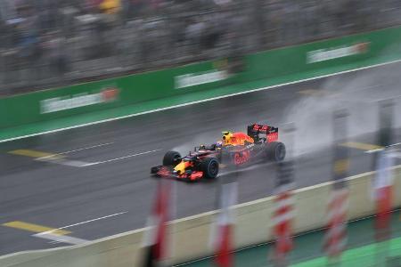 Max Verstappen - Red Bull - GP Brasilien 2016 - Interlagos - Rennen Max Verstappen - Red Bull - GP Brasilien 2016 - Interlagos - Rennen
