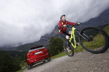ams 1914, BMW 2er Active Tourer, Radtour
