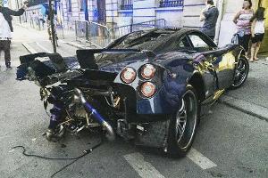 Pagani Huayra Pearl Crash