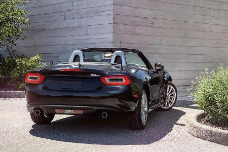 11/2015 Fiat 124 Spider leaked