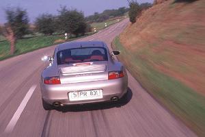 Porsche Carrera 4 im Fahrbericht