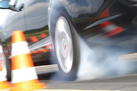 Ziel: das Erreichen der 100-km/h-Marke in weniger als fünf Sekunden.