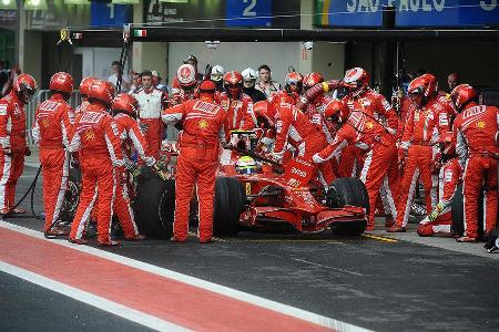 Felipe Massa ging früh zum Wechsel auf Trockenreifen.