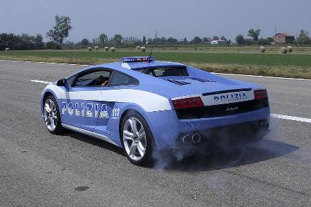 Böse Buben aufgepasst: Ein neuer Lamborghini Gallardo LP560-4 hilft der italienienischen Polizei bei der Ganovenjagd. Böse Buben aufgepasst: Ein neuer Lamborghini Gallardo LP560-4 hilft der italienienischen Polizei bei der Ganovenjagd.