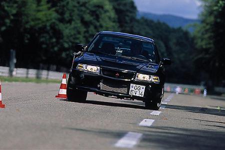 Kategorie Limousine/Kombi: Mitsubishi Carisma Evo VI. Zeit: 8.25 min
