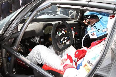 Ferrari P4/5 Competizione, Cockpit 2