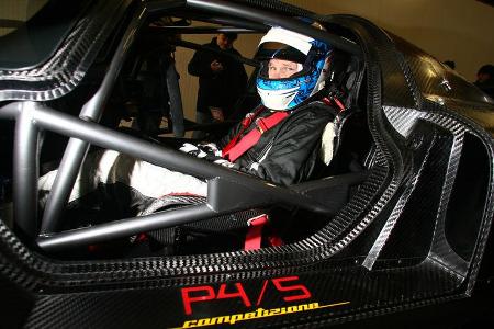 Ferrari P4/5 Competizione, Cockpit 3