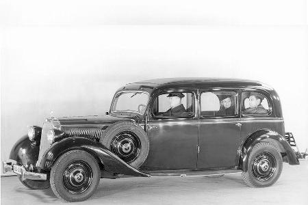 Auch mit Dieselmotor gab es eine Pullman-Limousine: Mercedes-Benz 260 D.