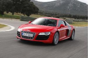 Der R8 V10 bläst seine Backen auf
