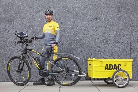 ADAC-Pannenhilfe mit E-Bike, Pedelec, Elektro-Bike, 04/2016 ADAC-Pannenhilfe mit E-Bike, Pedelec, Elektro-Bike, 04/2016