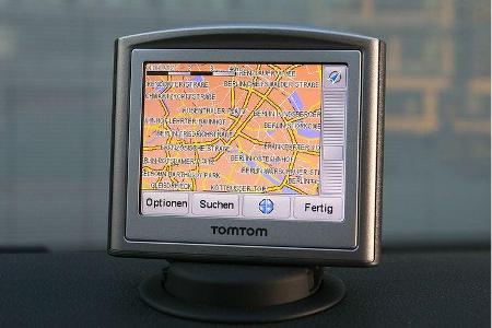 Die praktische Dockingstation fürs TomTom-Navi kostet 50 Euro extra.