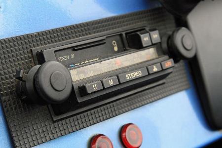 Suzuki LJ80, Radio