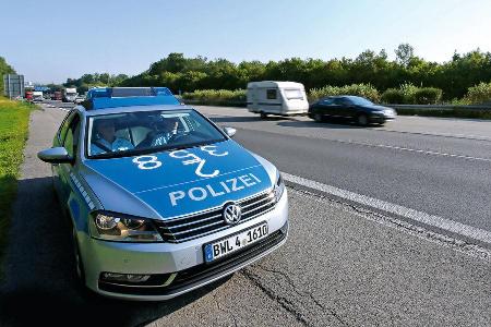 Autobahn, Polizei, Wohnwagen Autobahn, Polizei, Wohnwagen