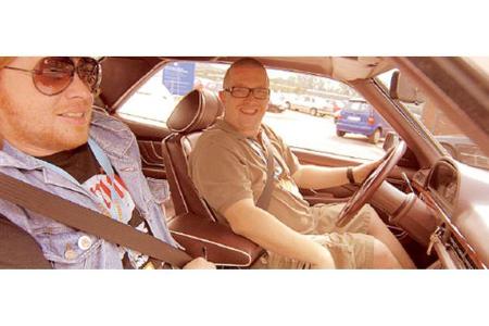 Rallye-Gesamtsieger Jens Seltrecht mit Copilot Jens Hippe, unterwegs im weiÃen Mercedes 500 SEC AMG.