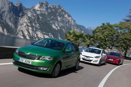 Hyundai i30 1.6, Mazda 3 Skyactiv G 120, Skoda Rapid Spaceback 1.4 TSI, Frontansicht Hyundai i30 1.6, Mazda 3 Skyactiv G 120, Skoda Rapid Spaceback 1.4 TSI, Frontansicht